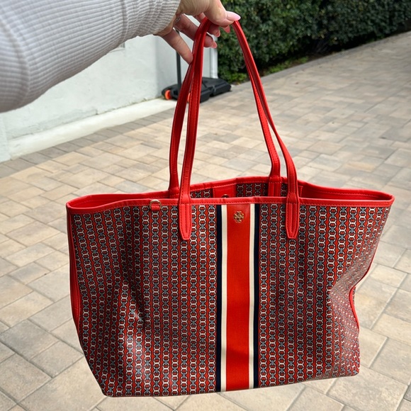 TORY BURCH - RED/ORANGE GEMINI LINK COATED CANVAS TOTE - Picture 2 of 7